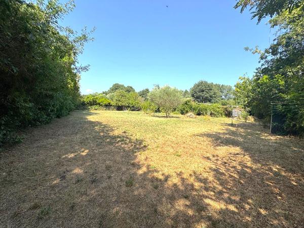 Terrain 905 m2