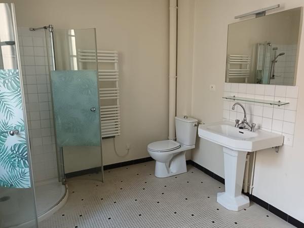 Centre-ville Aiguillon, belle maison spacieuse et lumineuse