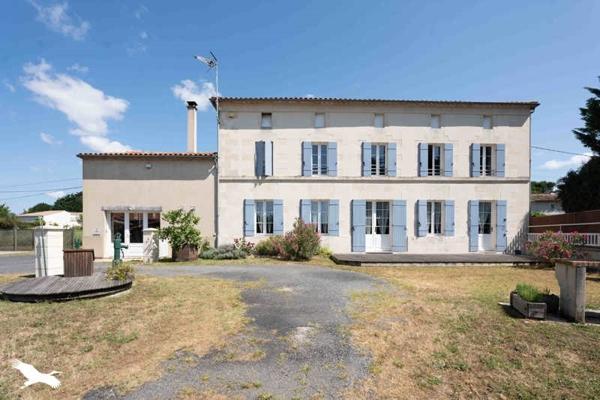 Maison à vendre |  Montguyon |  6 pièces | 250 m²