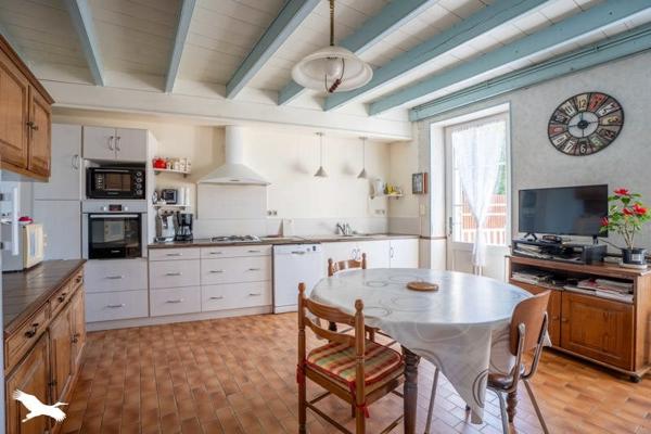 Maison à vendre |  Montguyon |  6 pièces | 250 m²