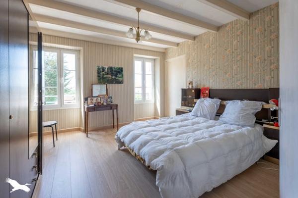 Maison à vendre |  Montguyon |  6 pièces | 250 m²