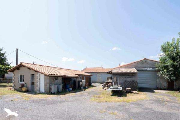 Maison à vendre |  Montguyon |  6 pièces | 250 m²