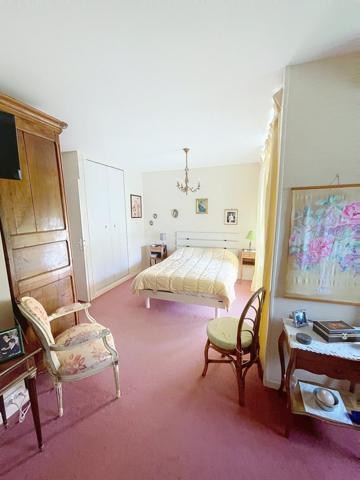 Appartement traversant lumineux avec balcons