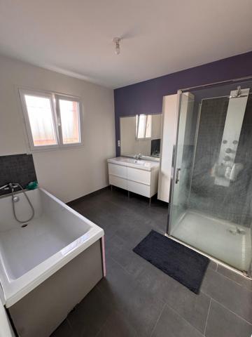 Maison Guitalens, avec aménagement extérieur à finir