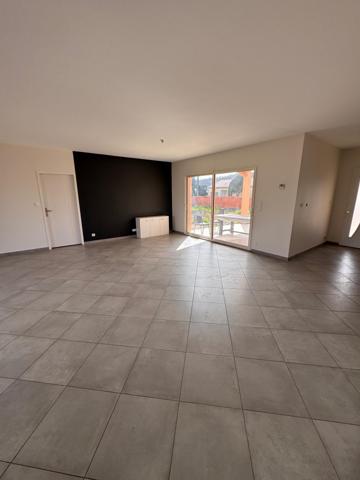 Maison Guitalens, avec aménagement extérieur à finir