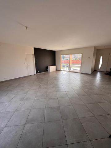 Maison Guitalens, avec aménagement extérieur à finir
