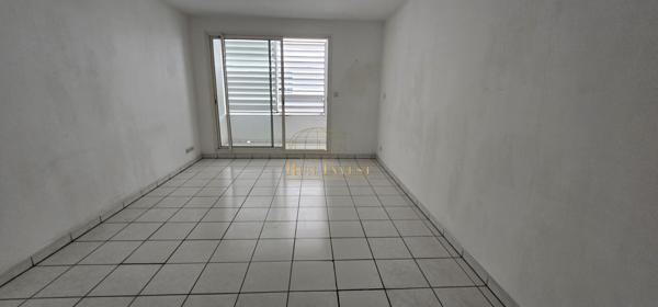 Appartement T2 de 43,80 m2 à Sainte Clotilde secteur Champ Fleury