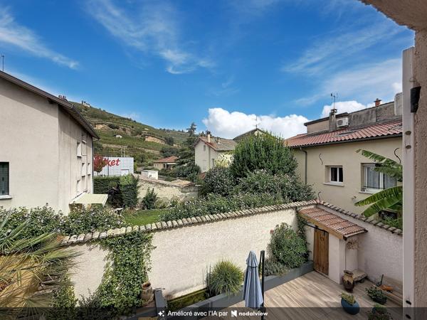 Maison
         5 pièces
        - 180 m² 374 900 € *