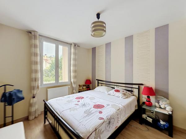 Maison
         5 pièces
        - 180 m² 374 900 € *