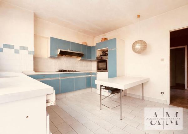 Maison d'architecte de plain pied de 264 m² édifiée sur parcelle de près de 1000 m².