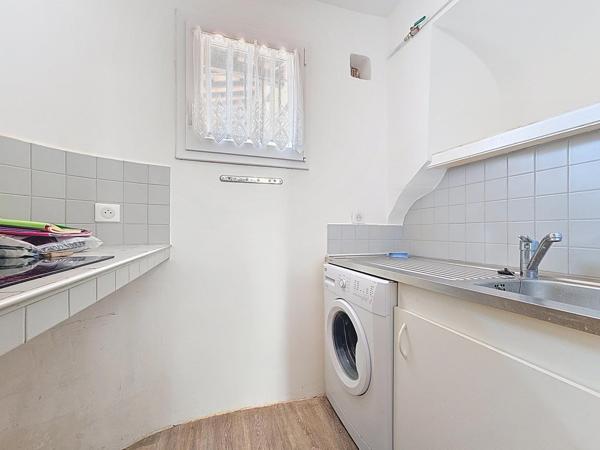 Appartement T3 de 77 m² avec caves voûtées et jardin collectif – Graissessac