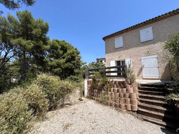 Location                                                      Maison
                        
                     3 pièces                      67 m2                     à Saint-Cyr-sur-Mer