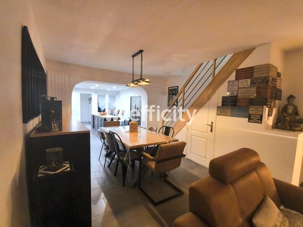 Maison
         4 pièces
        - 100 m² 158 000 € *
