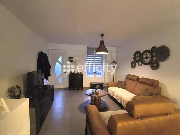 Maison
         4 pièces
        - 100 m² 158 000 € *