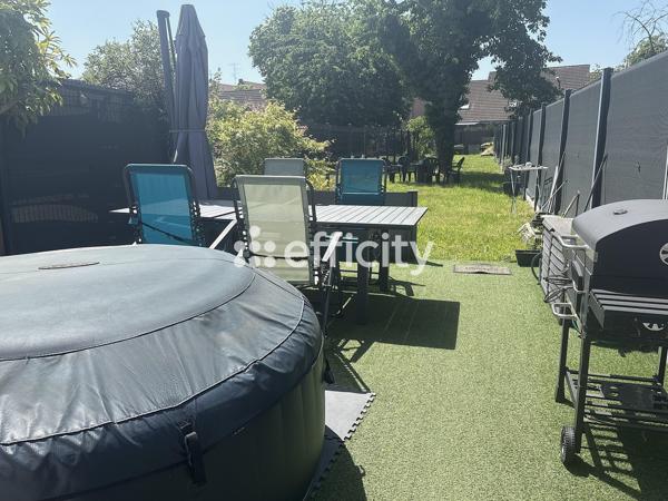 Maison
         4 pièces
        - 100 m² 158 000 € *