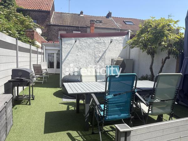 Maison
         4 pièces
        - 100 m² 158 000 € *