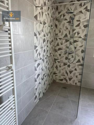Vente                                                      Maison
                        
                     4 pièces                      105 m2                     à Casteljaloux