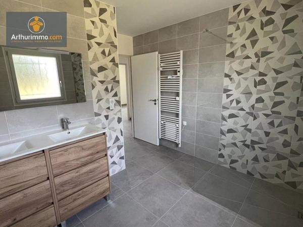 Vente                                                      Maison
                        
                     4 pièces                      105 m2                     à Casteljaloux
