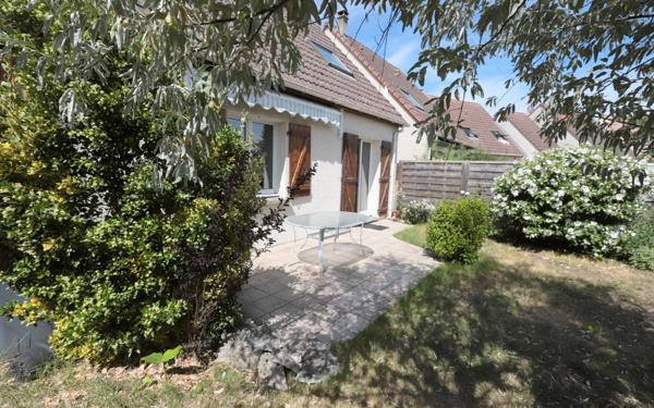 Maison à vendre    4 pièces • 82,70 m2 Les Mureaux