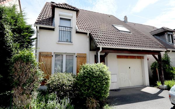 Maison à vendre    4 pièces • 82,70 m2 Les Mureaux