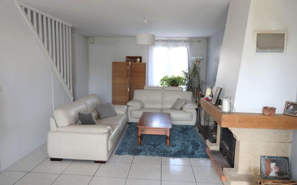 Maison à vendre    4 pièces • 82,70 m2 Les Mureaux