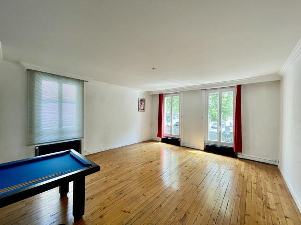 Saint-Étienne (42000) T3 Place Carnot 107M2