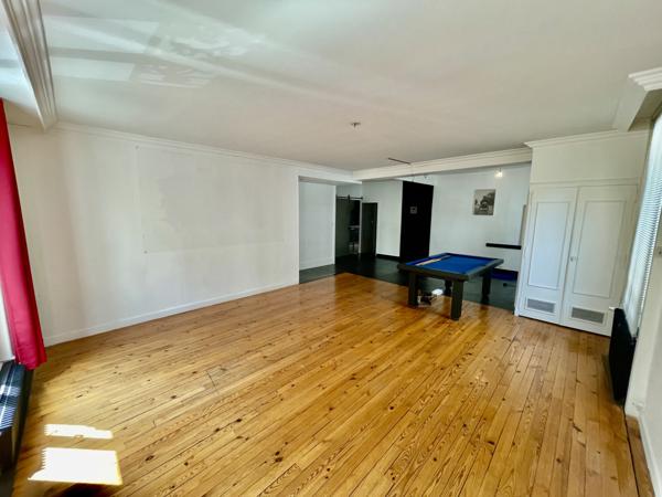 Saint-Étienne (42000) T3 Place Carnot 107M2