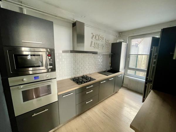 Saint-Étienne (42000) T3 Place Carnot 107M2