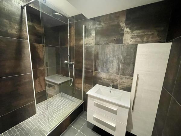 Saint-Étienne (42000) T3 Place Carnot 107M2