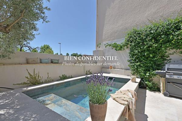 Maison de village rénovée, cour intimiste et commodités à deux pas