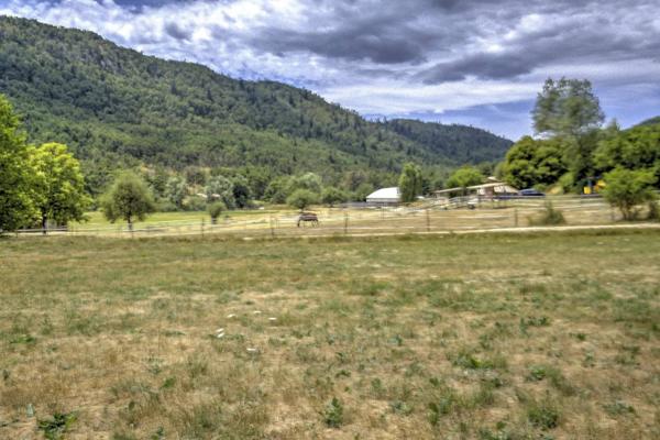 Terrains constructibles plats (1450m² et 1580m²)– Vue dégagée – Clars / Escragnolles (06)