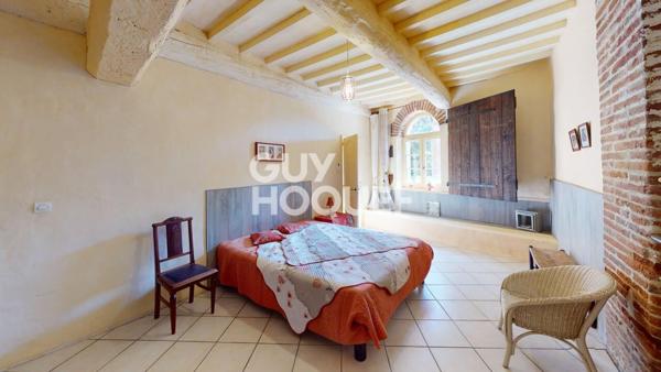 Vivre en lotissement, ou habiter une histoire ? Elne, 260 m², terrain 3800 m²