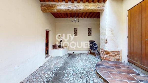 Vivre en lotissement, ou habiter une histoire ? Elne, 260 m², terrain 3800 m²