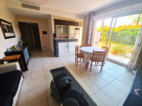 Appartement à vendre, 3 pièces en RDC, Terrasse, Proche Centre-Ville de CAGNES SUR MER (06800)