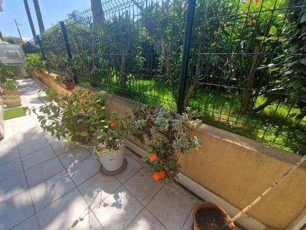 Appartement à vendre, 3 pièces en RDC, Terrasse, Proche Centre-Ville de CAGNES SUR MER (06800)