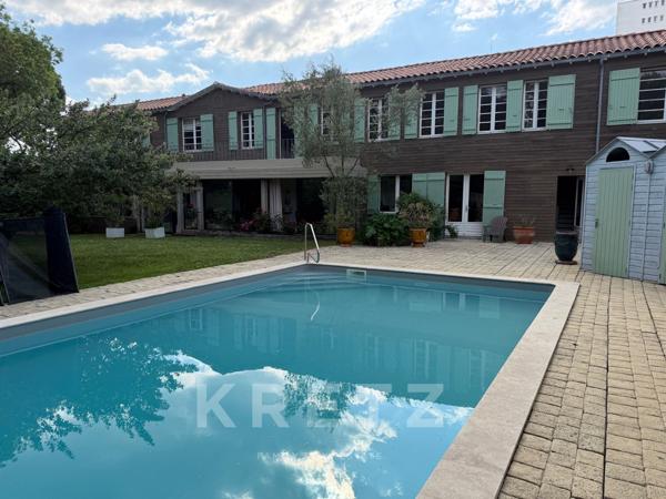 Élégante propriété familiale avec maison d’amis et piscine