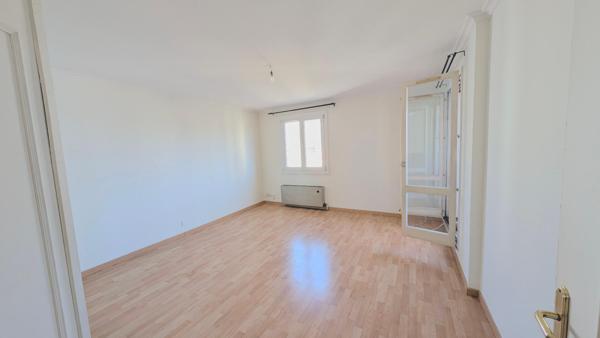 À LOUER T3 lumineux rénové à La Rode avec parking