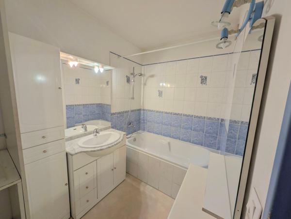 À LOUER T3 lumineux rénové à La Rode avec parking