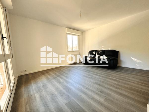 Location Appartement 3 pièces 72 m² - 293 RUE HENRI POINCARE Toulon 83000