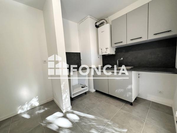 Location Appartement 3 pièces 72 m² - 293 RUE HENRI POINCARE Toulon 83000