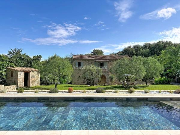Vente                                                      Propriété
                        
                     5 pièces                      155 m2                     à Aregno