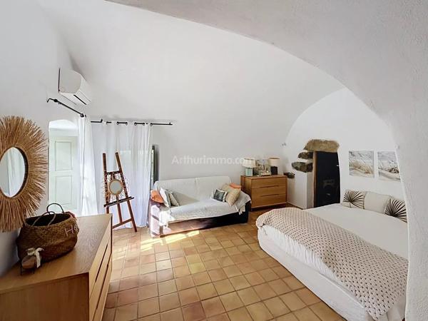 Vente                                                      Propriété
                        
                     5 pièces                      155 m2                     à Aregno