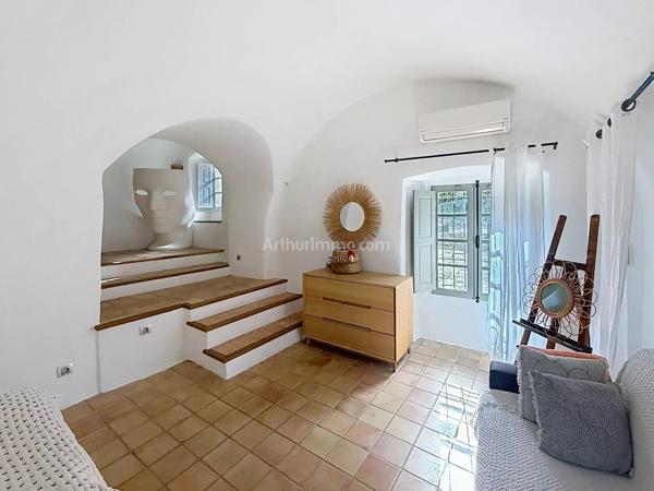 Vente                                                      Propriété
                        
                     5 pièces                      155 m2                     à Aregno
