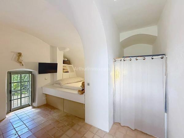 Vente                                                      Propriété
                        
                     5 pièces                      155 m2                     à Aregno