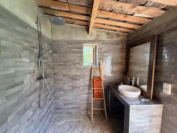 Vente                                                      Propriété
                        
                     5 pièces                      155 m2                     à Aregno