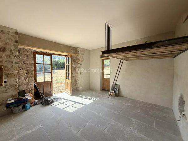 Vente                                                      Propriété
                        
                     5 pièces                      155 m2                     à Aregno
