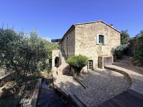 Vente                                                      Propriété
                        
                     5 pièces                      155 m2                     à Aregno