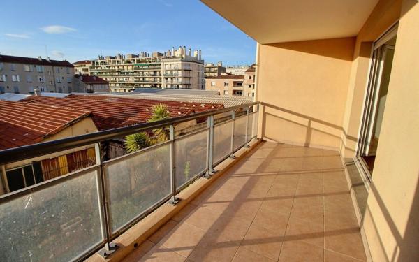 Appartement à vendre    4 pièces •  Marseille 5