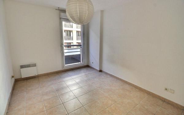 Appartement à vendre    4 pièces •  Marseille 5