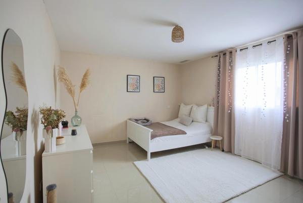 Maison contemporaine de 160 m² avec piscine et garage